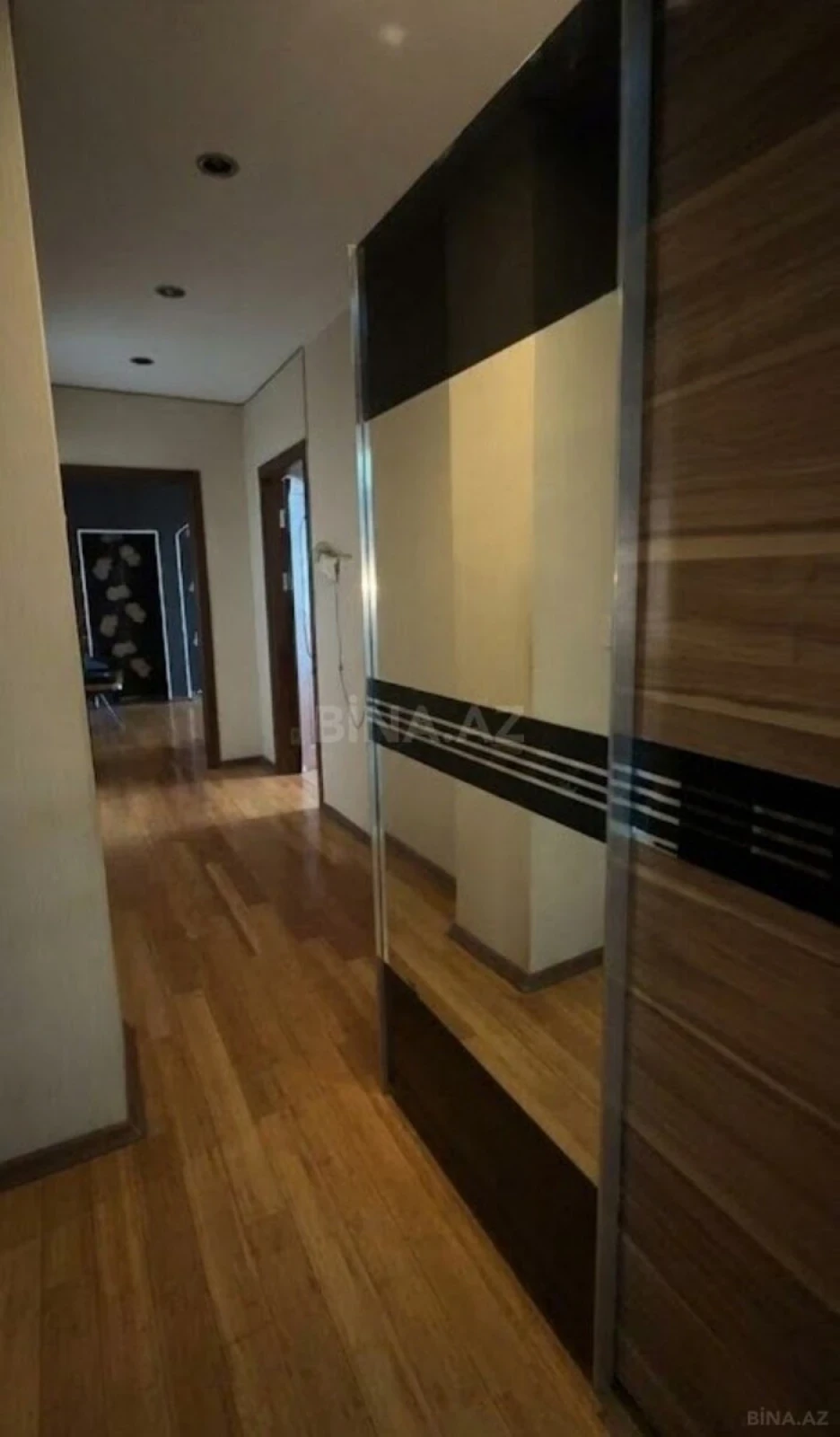Satılır 3 otaqlı mənzil 92 m²