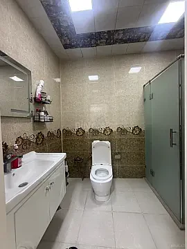 Kirayə verilir 2 otaqlı mənzil 75 m²