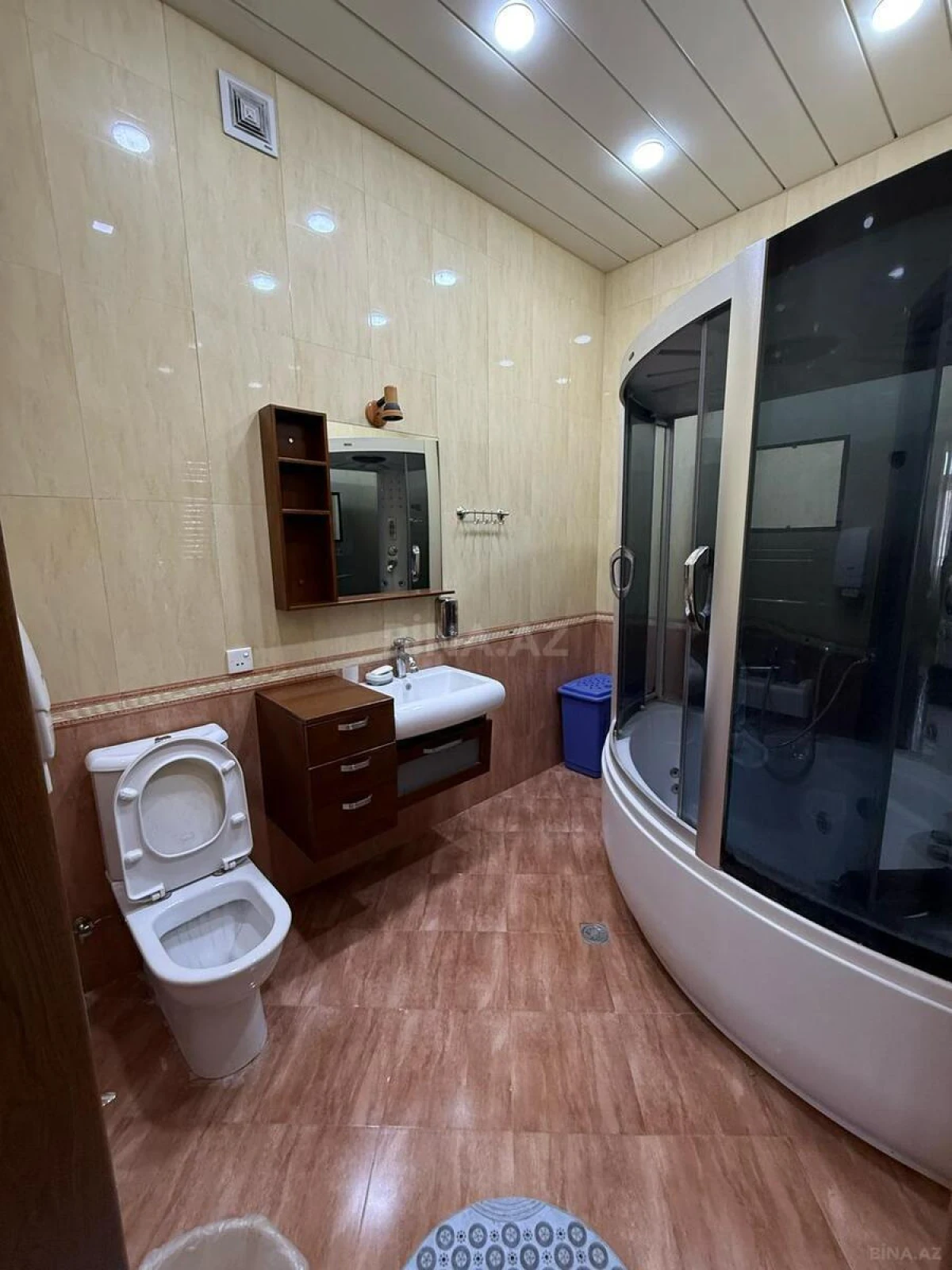 Satılır 3 otaqlı mənzil 148 m²