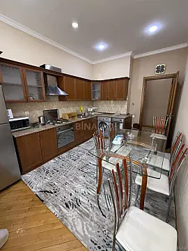 Satılır 3 otaqlı mənzil 148 m²