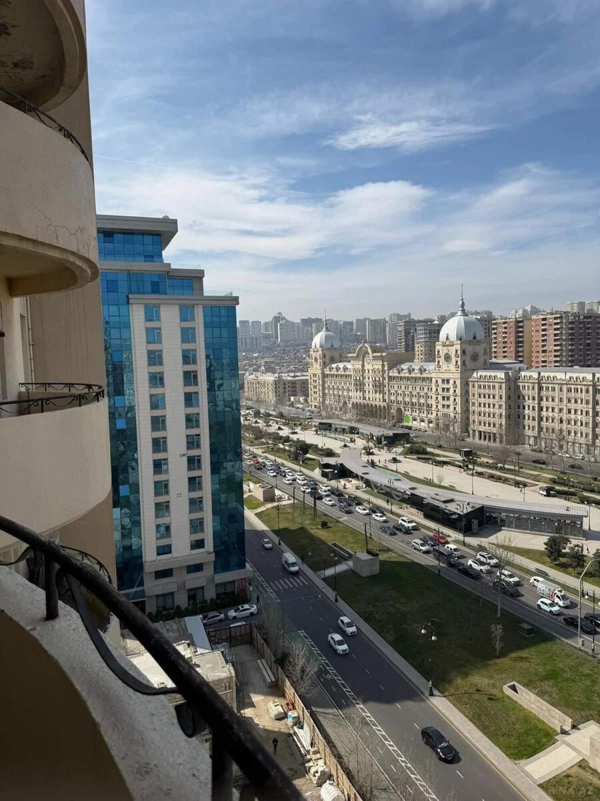 Satılır 3 otaqlı mənzil 148 m²