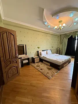 Satılır 3 otaqlı mənzil 148 m²