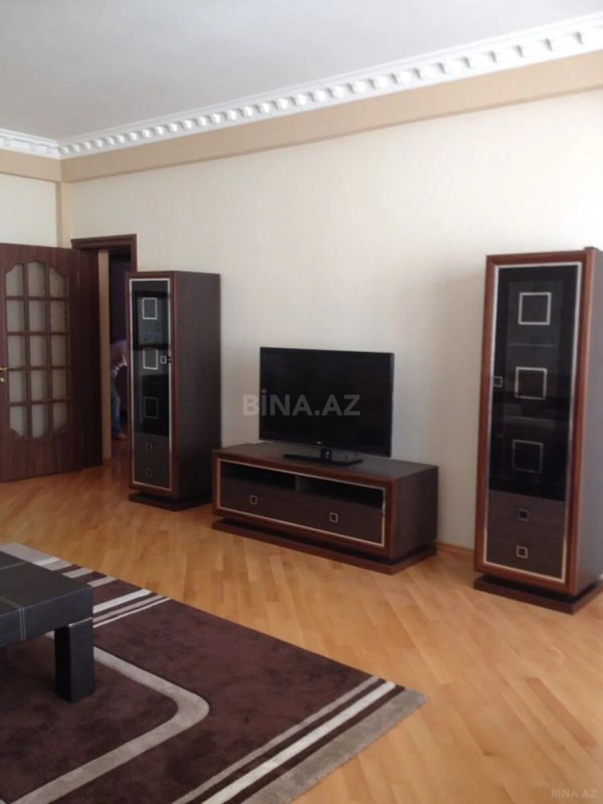 Kirayə verilir 2 otaqlı mənzil 110 m²