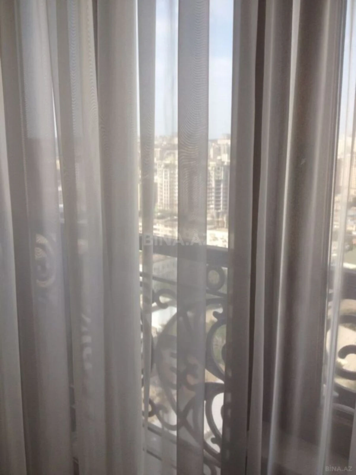 Kirayə verilir 2 otaqlı mənzil 110 m²