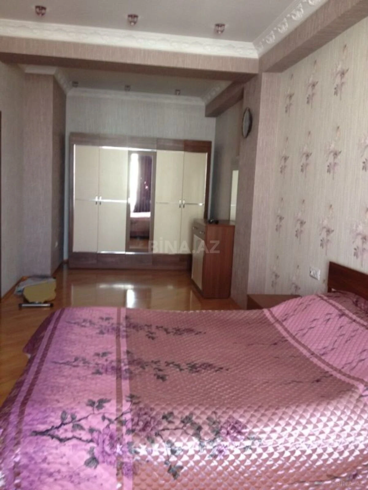 Kirayə verilir 2 otaqlı mənzil 110 m²