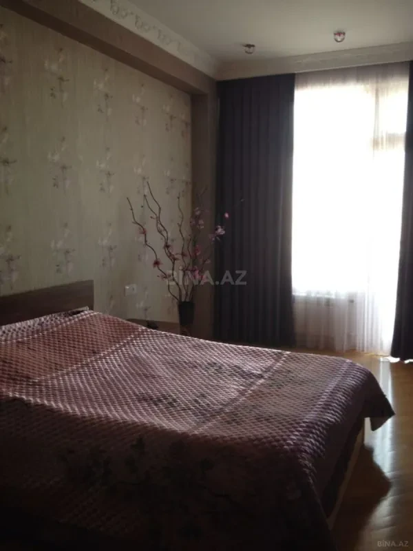 Kirayə verilir 2 otaqlı mənzil 110 m²