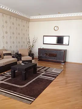 Kirayə verilir 2 otaqlı mənzil 110 m²