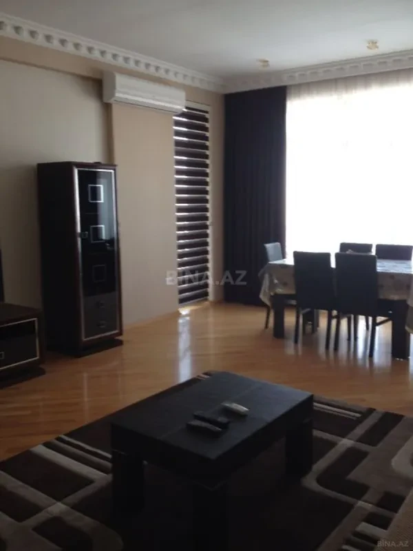 Kirayə verilir 2 otaqlı mənzil 110 m²