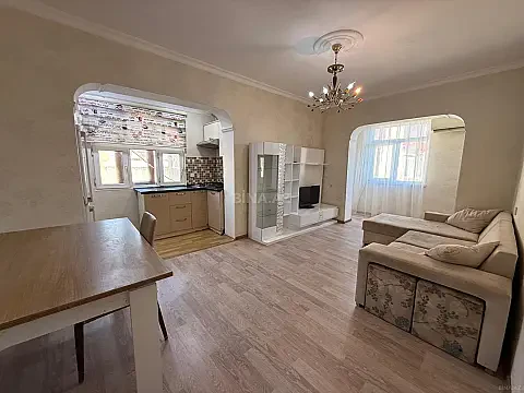 Satılır 2 otaqlı mənzil 43 m²
