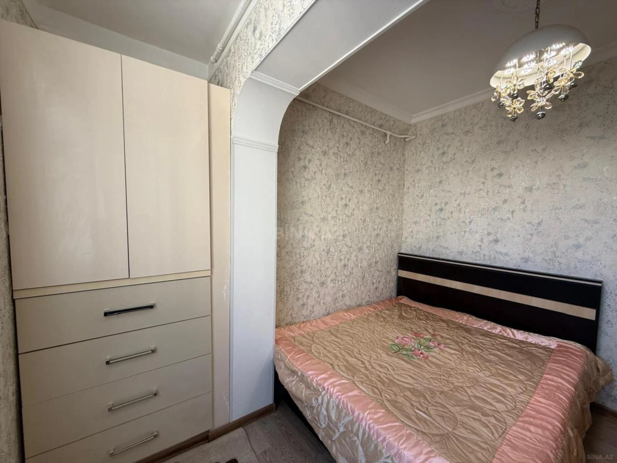 Satılır 2 otaqlı mənzil 43 m²