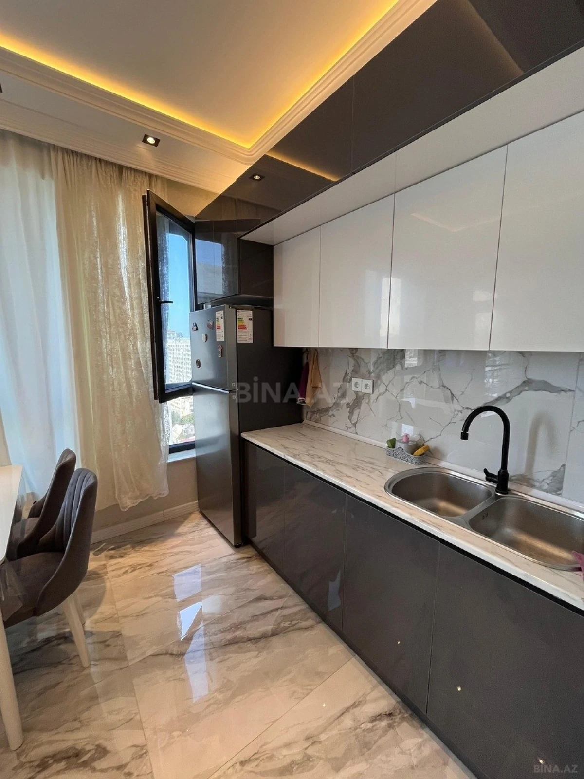 Kirayə verilir 3 otaqlı mənzil 110 m²