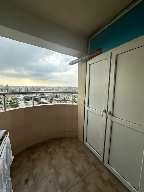 Satılır 3 otaqlı mənzil 101 m²