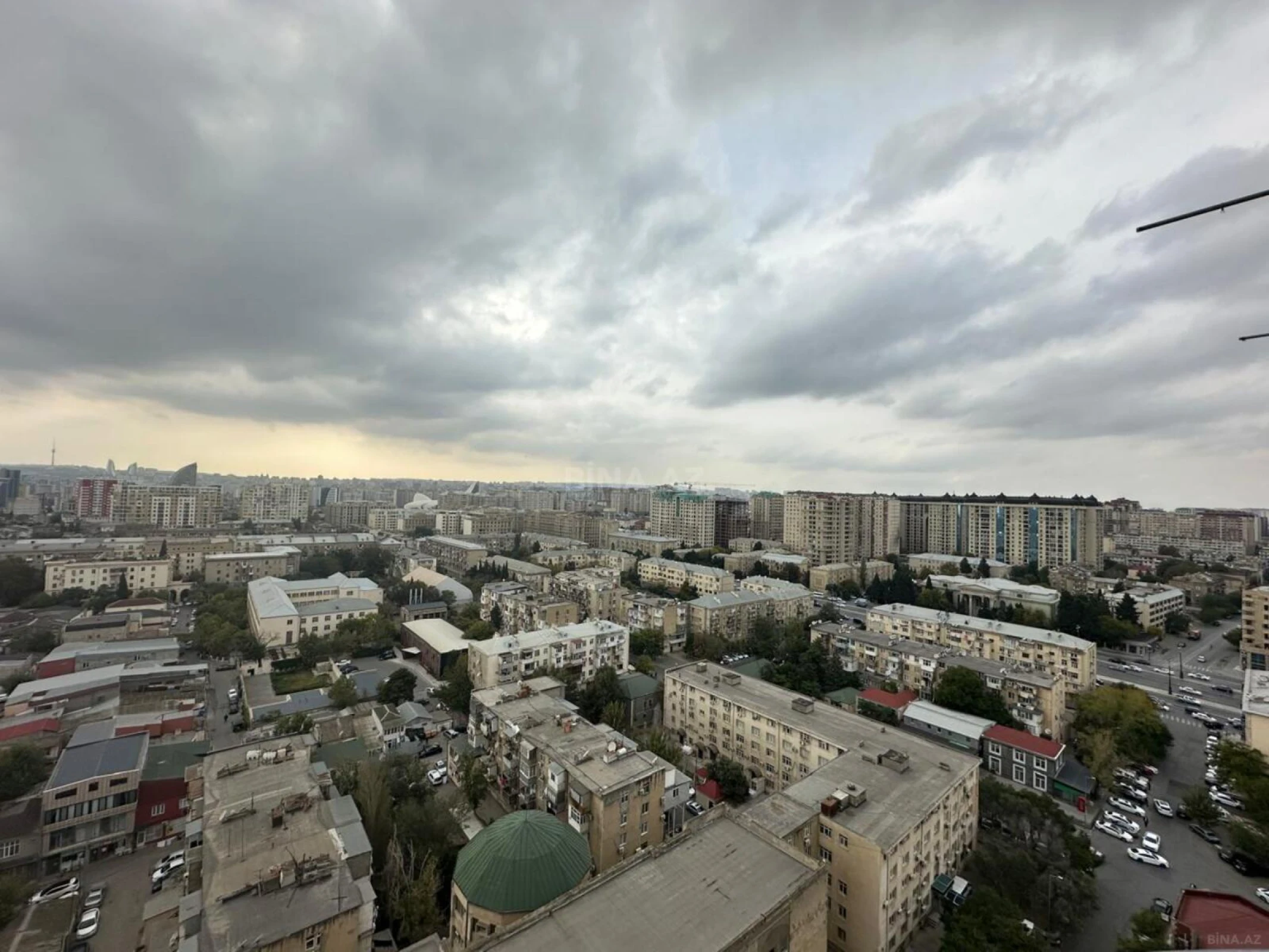 Satılır 3 otaqlı mənzil 101 m²