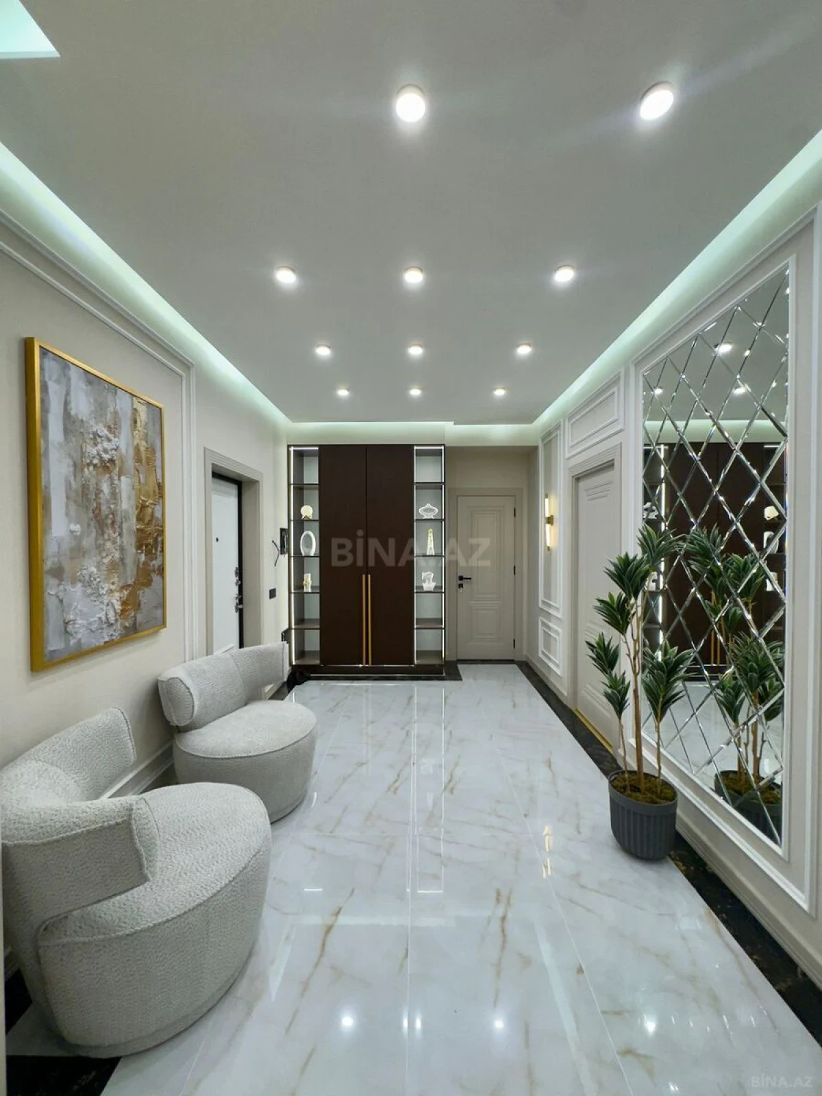 Satılır 3 otaqlı mənzil 98 m²