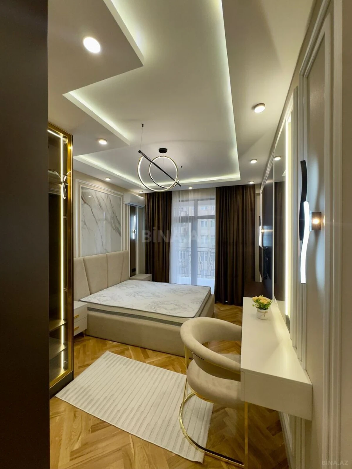 Satılır 3 otaqlı mənzil 98 m²
