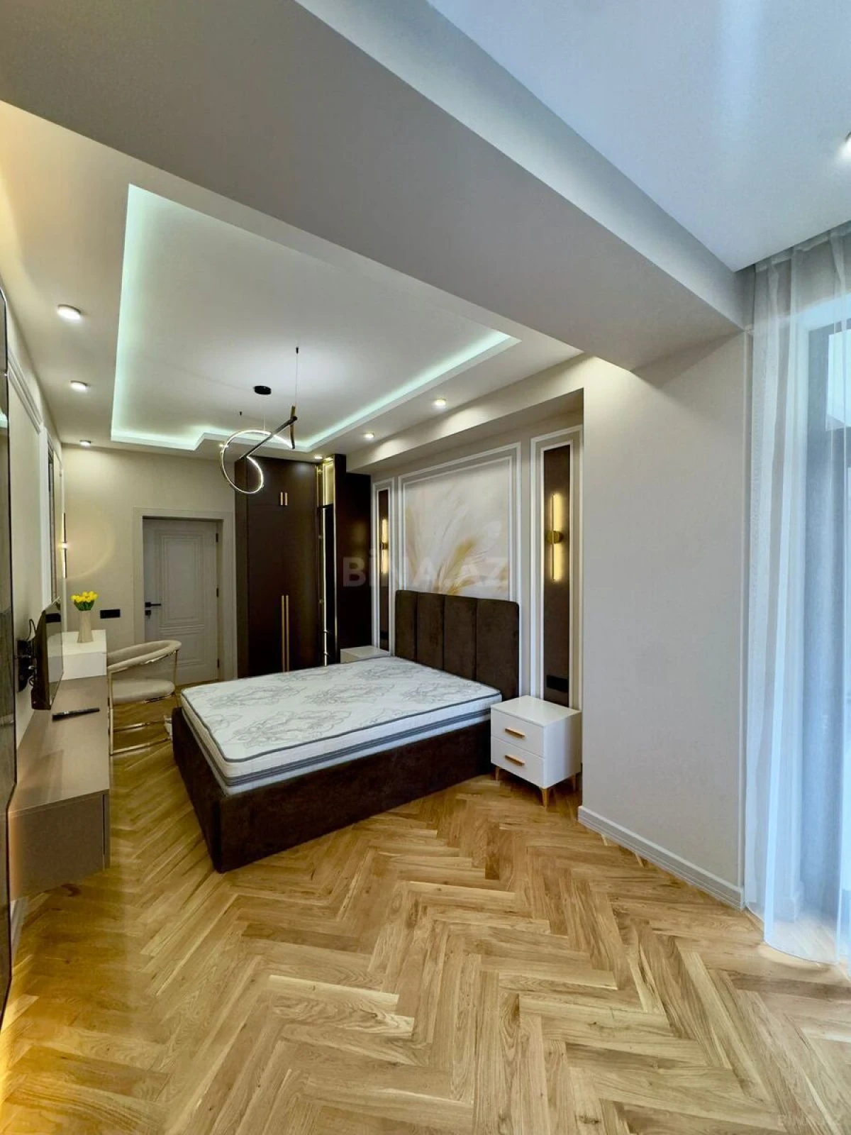 Satılır 3 otaqlı mənzil 98 m²