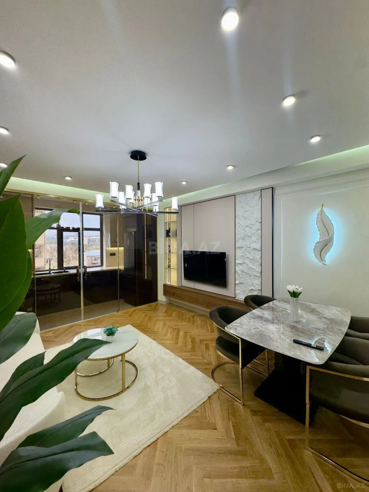 Satılır 3 otaqlı mənzil 98 m²