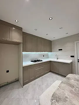 Kirayə verilir 2 otaqlı mənzil 85 m²