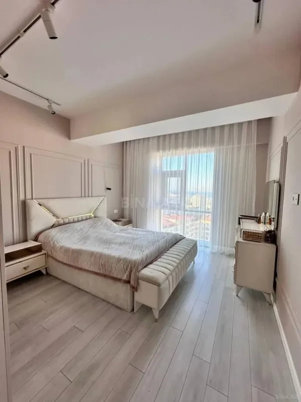 Kirayə verilir 2 otaqlı mənzil 85 m²
