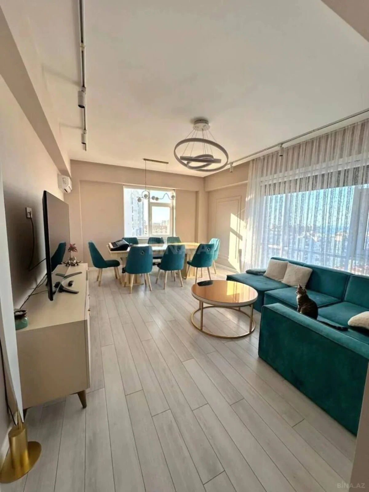 Kirayə verilir 2 otaqlı mənzil 85 m²