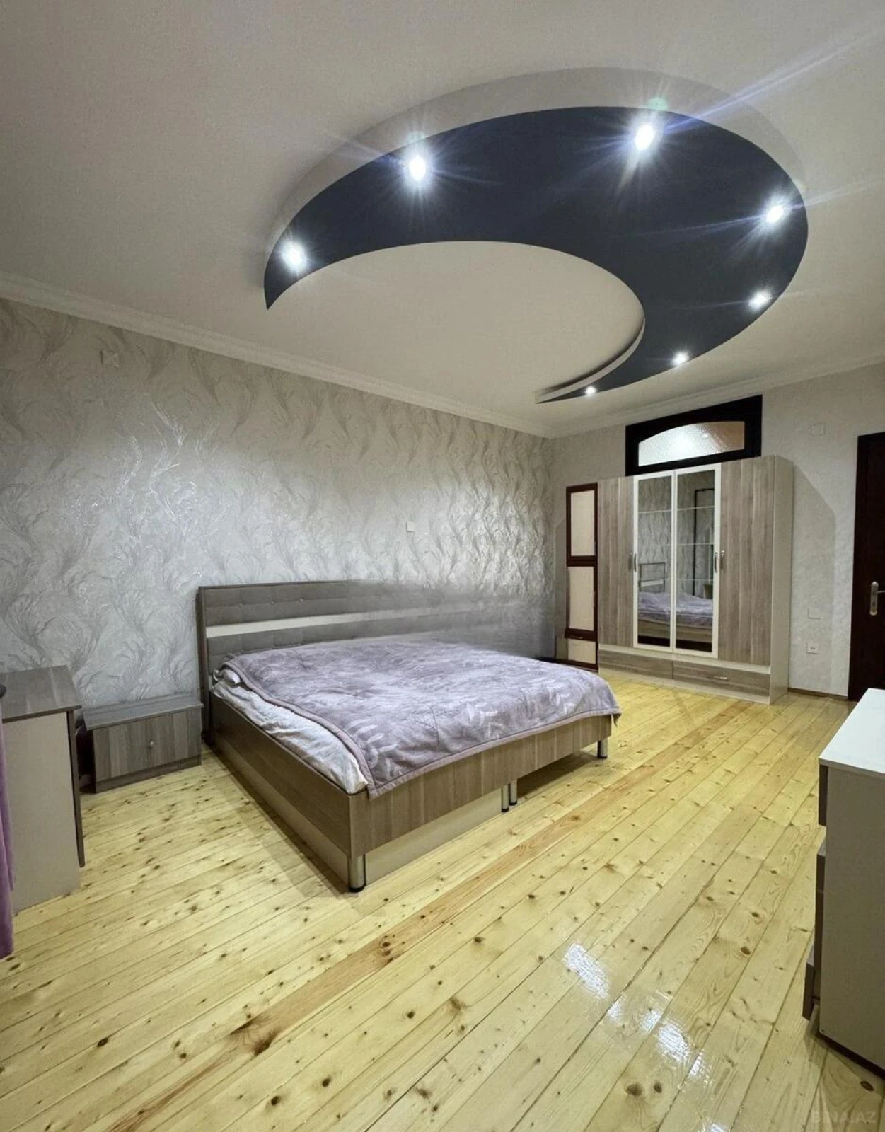 Satılır 2 otaqlı mənzil 85 m²