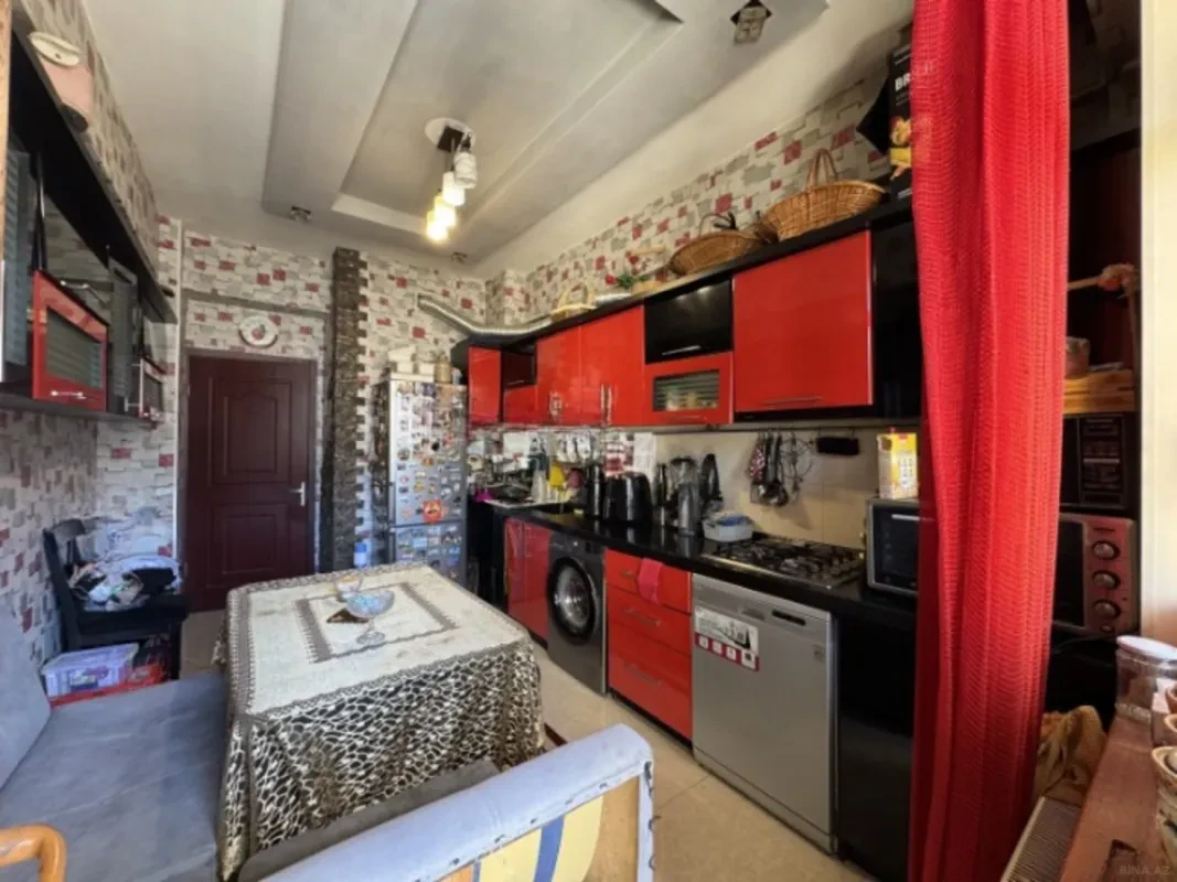 Satılır 2 otaqlı mənzil 78 m²