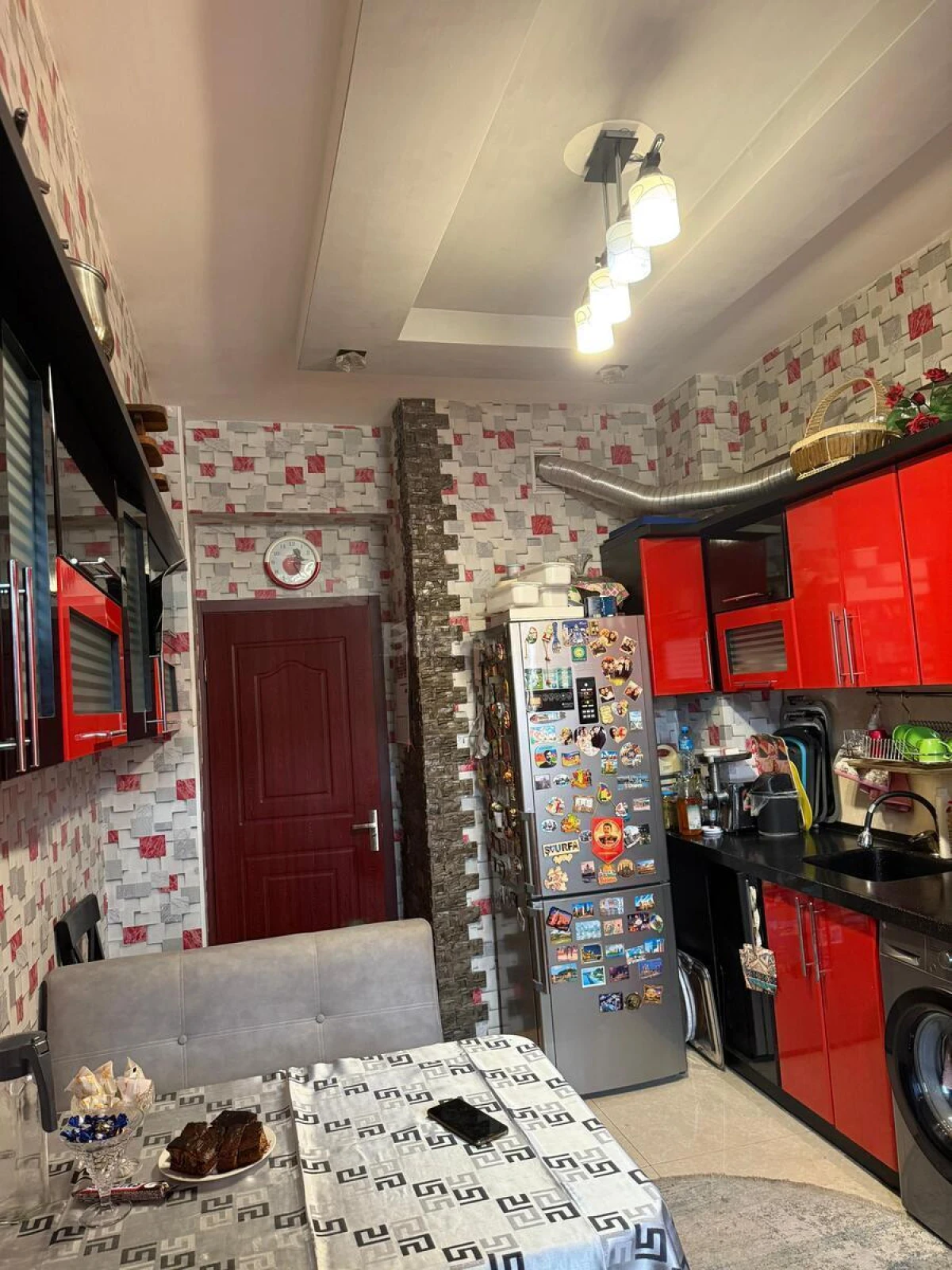 Satılır 2 otaqlı mənzil 78 m²