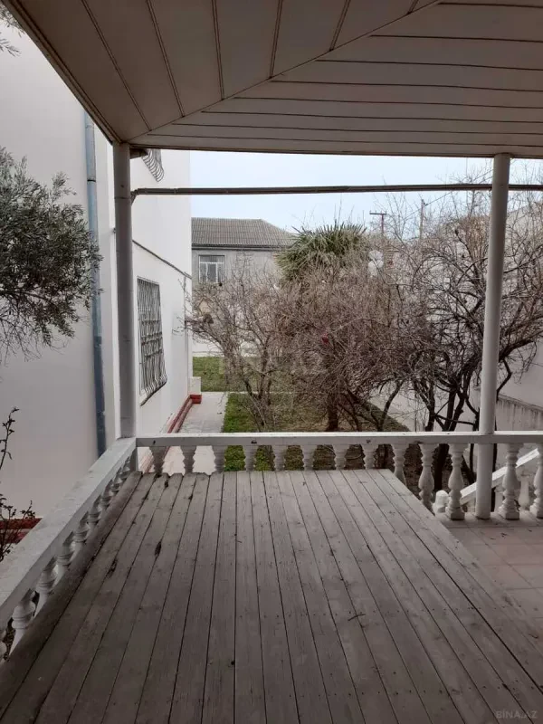 Satılır 5 otaqlı həyət evi 260 m²