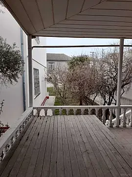 Satılır 5 otaqlı həyət evi 260 m²