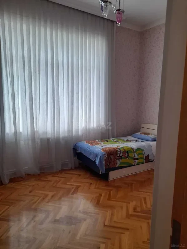 Satılır 5 otaqlı həyət evi 260 m²