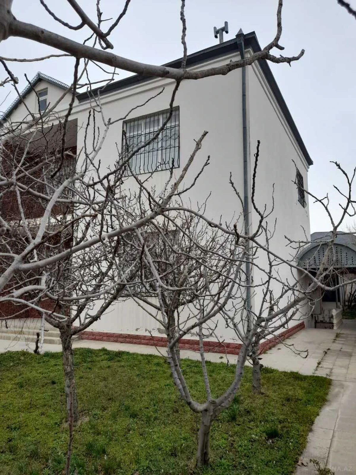 Satılır 5 otaqlı həyət evi 260 m²