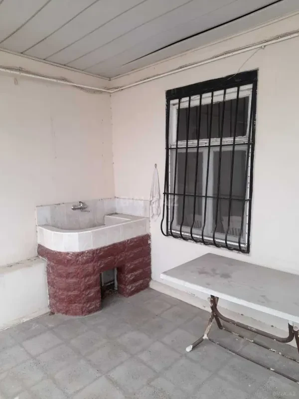 Satılır 5 otaqlı həyət evi 260 m²