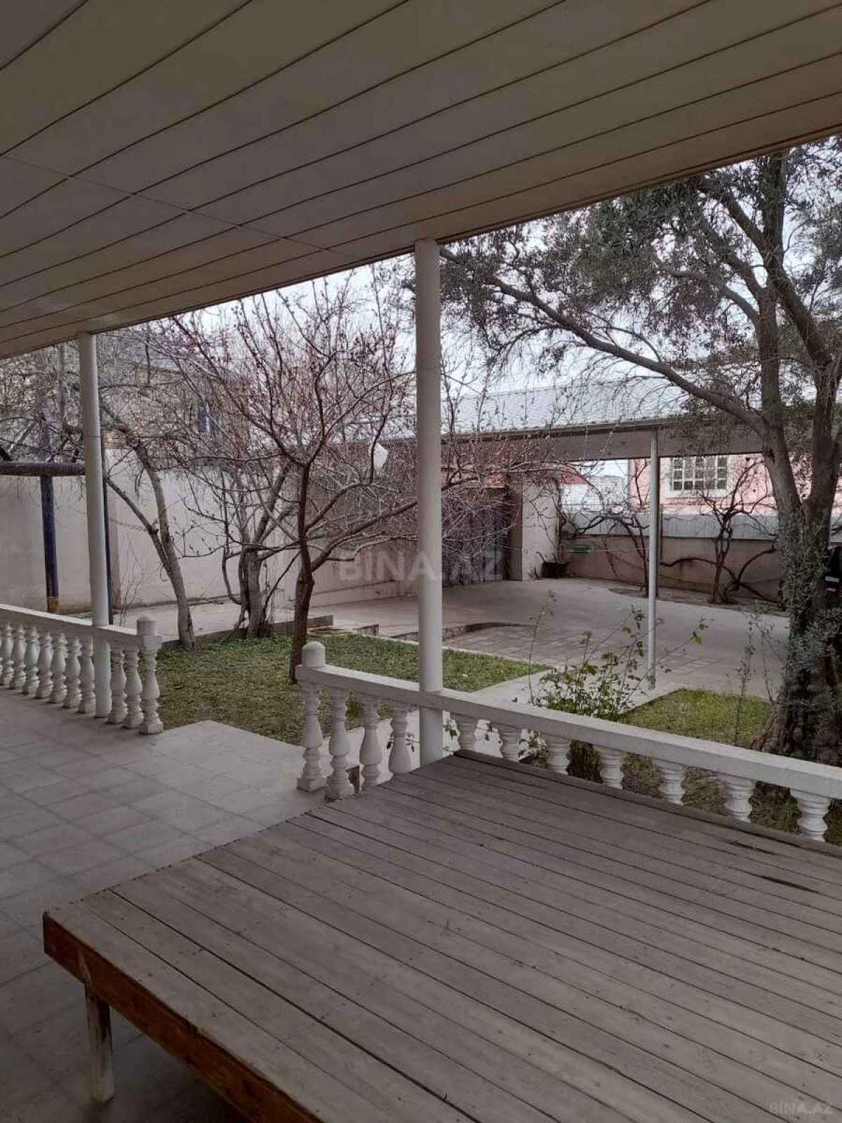 Satılır 5 otaqlı həyət evi 260 m²