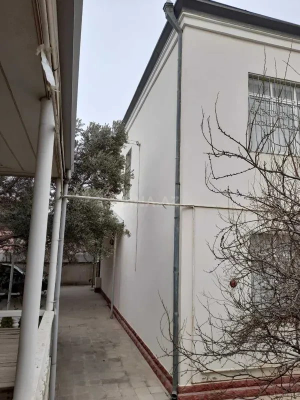 Satılır 5 otaqlı həyət evi 260 m²