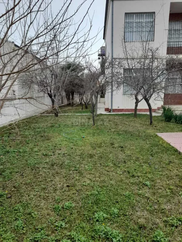 Satılır 5 otaqlı həyət evi 260 m²