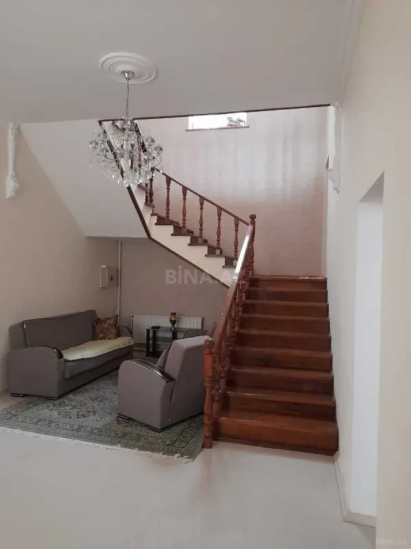 Satılır 5 otaqlı həyət evi 260 m²