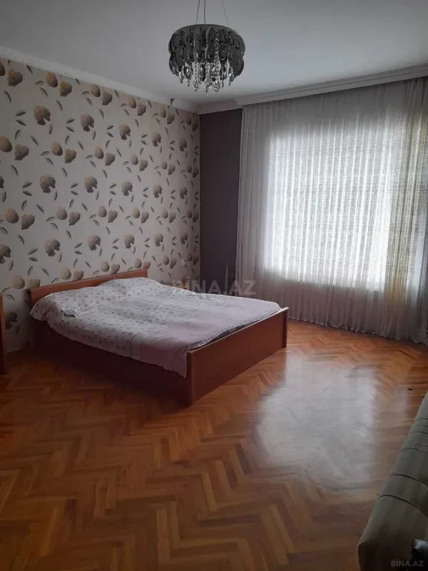 Satılır 5 otaqlı həyət evi 260 m²