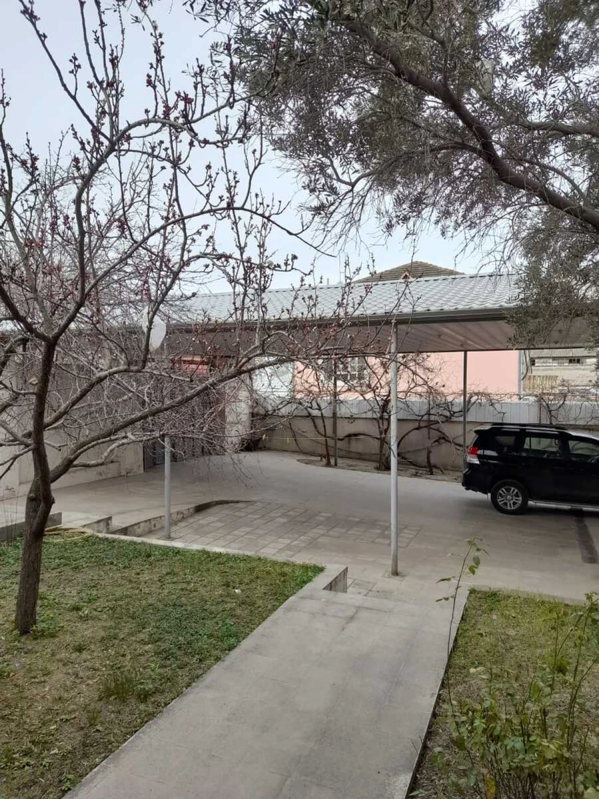 Satılır 5 otaqlı həyət evi 260 m²