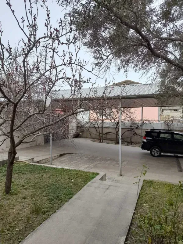 Satılır 5 otaqlı həyət evi 260 m²
