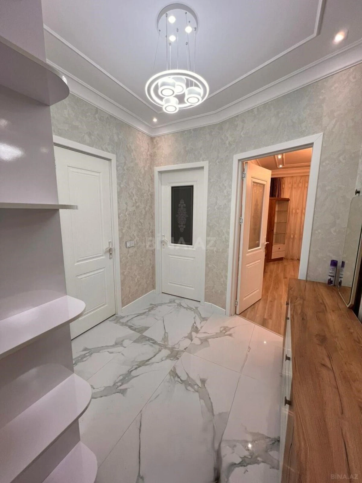 Kirayə verilir 2 otaqlı mənzil 68 m²