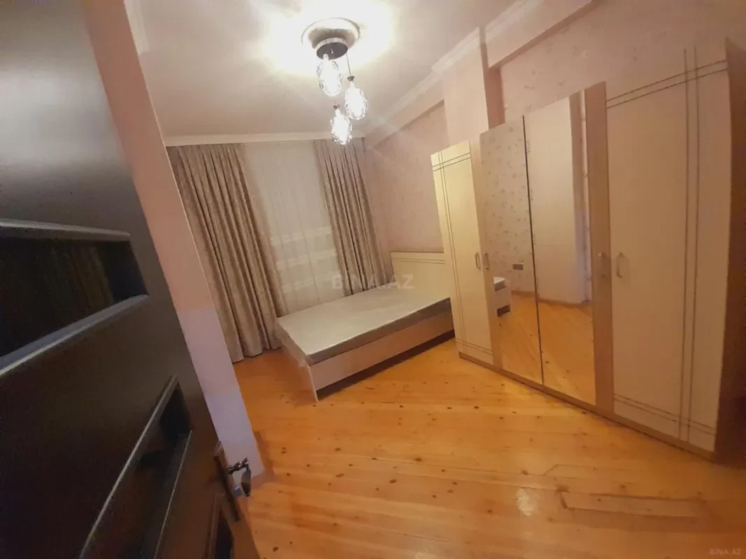 Satılır 2 otaqlı mənzil 72 m²