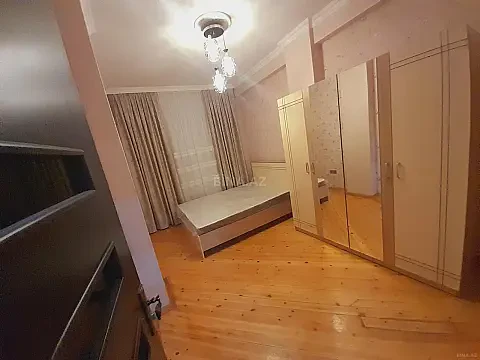 Satılır 2 otaqlı mənzil 72 m²