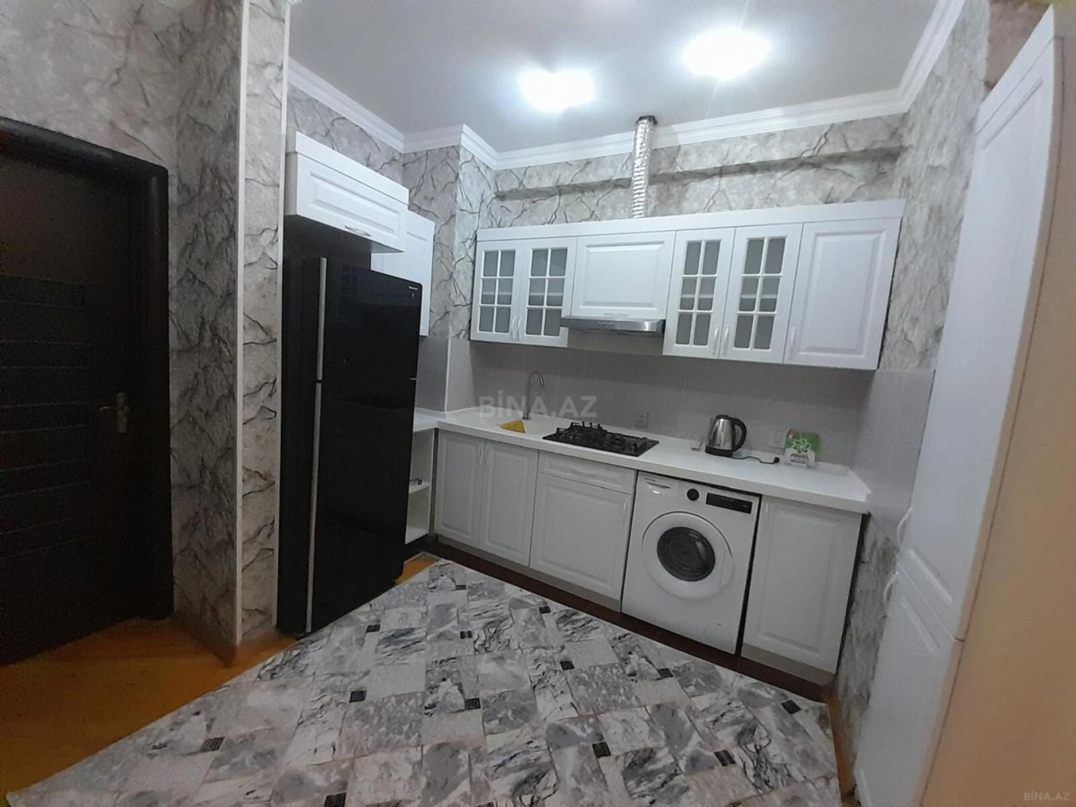 Satılır 2 otaqlı mənzil 72 m²
