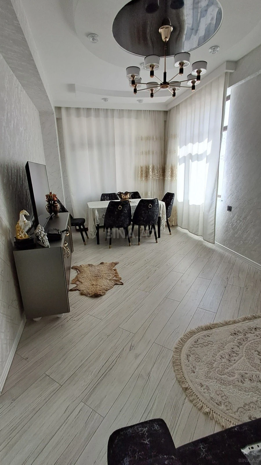 Kirayə verilir 2 otaqlı mənzil 70 m²