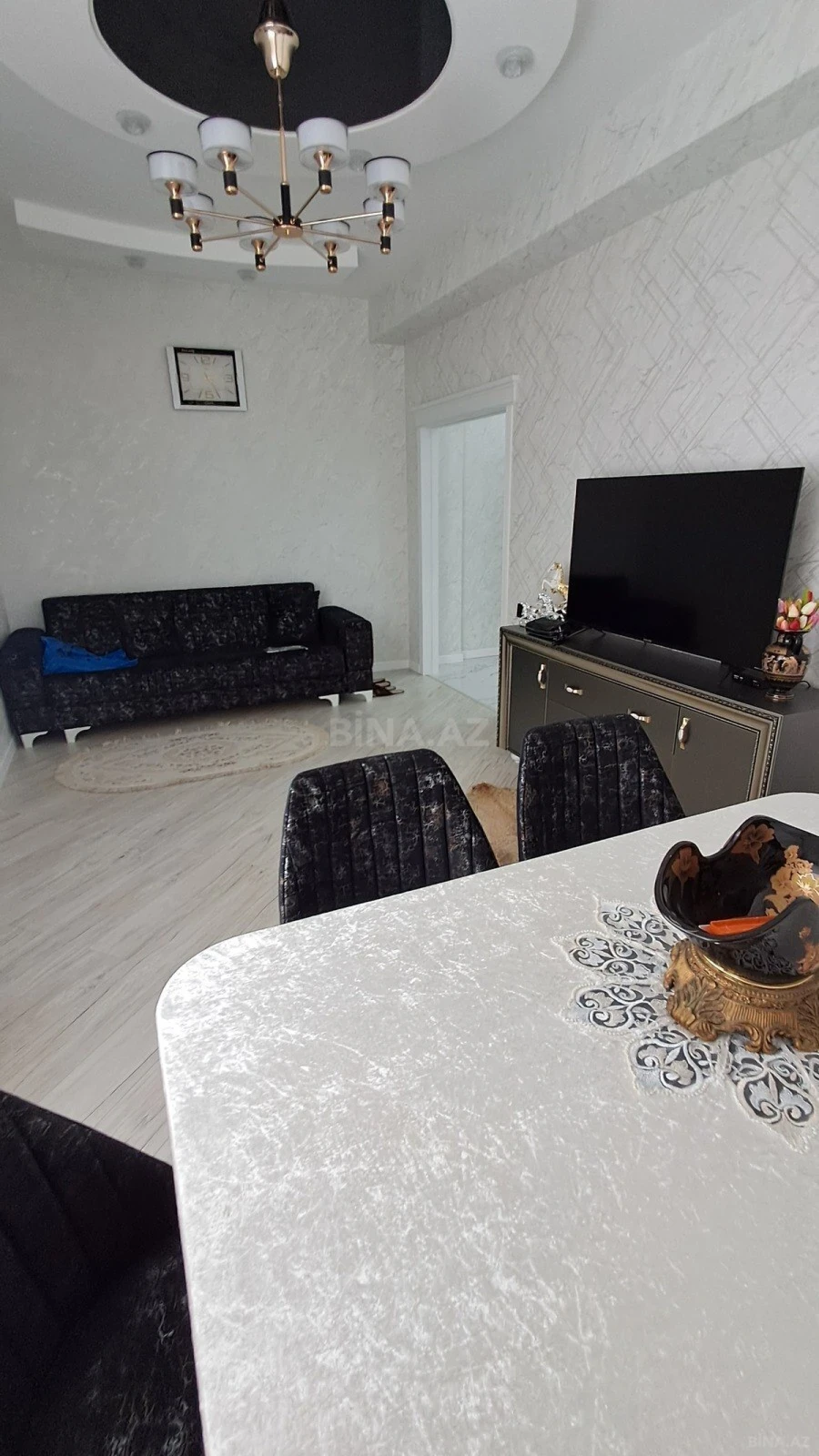 Kirayə verilir 2 otaqlı mənzil 70 m²