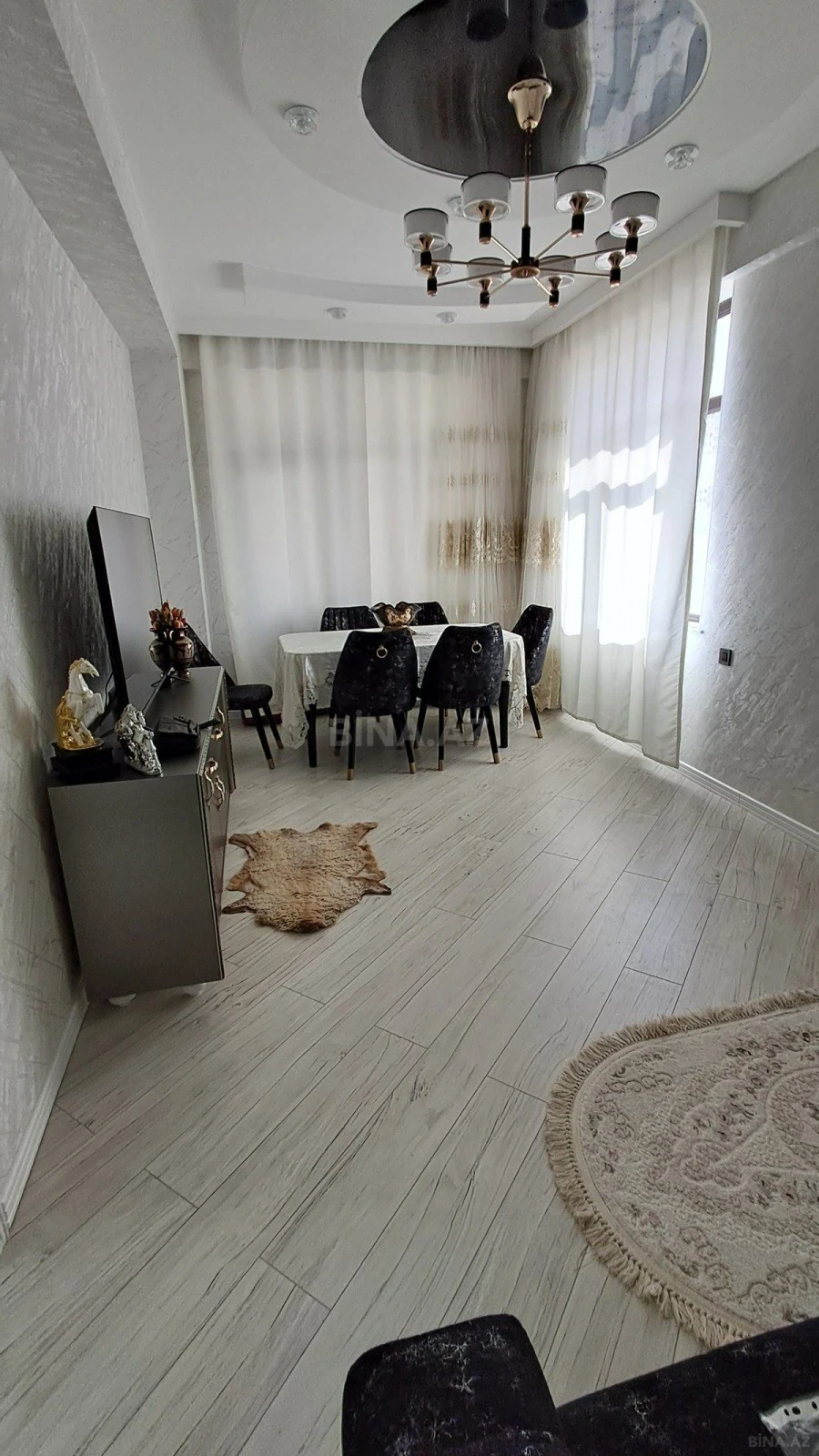 Kirayə verilir 2 otaqlı mənzil 70 m²