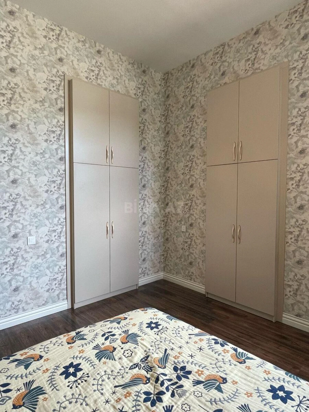Kirayə verilir 2 otaqlı mənzil 80 m²