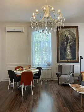 Kirayə verilir 2 otaqlı mənzil 80 m²