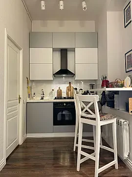 Kirayə verilir 2 otaqlı mənzil 80 m²
