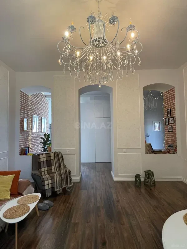 Kirayə verilir 2 otaqlı mənzil 80 m²